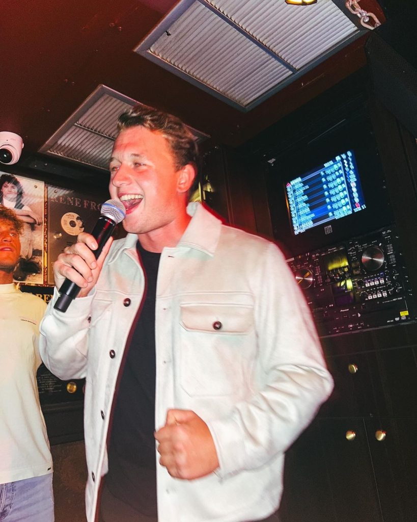 Teun Landzaat, Volkzanger, Maarssen, Omstreken, Breukelen, Loenen aan de Vecht, Zanger, Feest, Huren